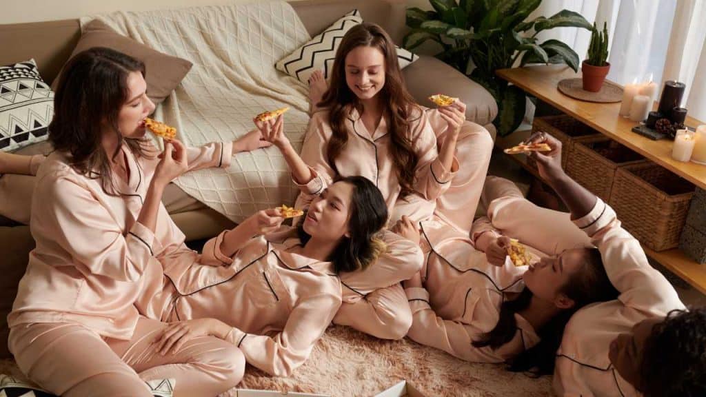 7 Fun Flirty Ways To Throw The Ultimate Galentine’s Party