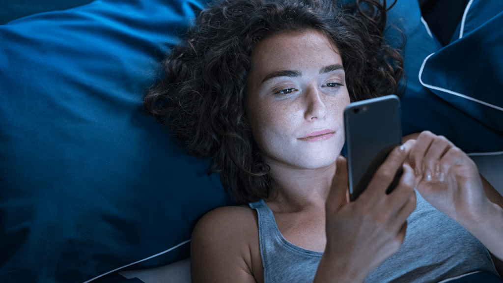 5 Texts Not to Send During Mercury Retrograde in Cancer